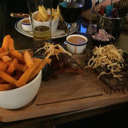 Ruby's Pizza & Grill Point Square